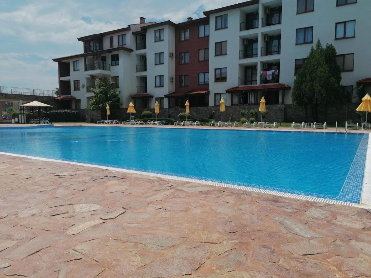 Private Apartments In Apolon Равда Экстерьер фото